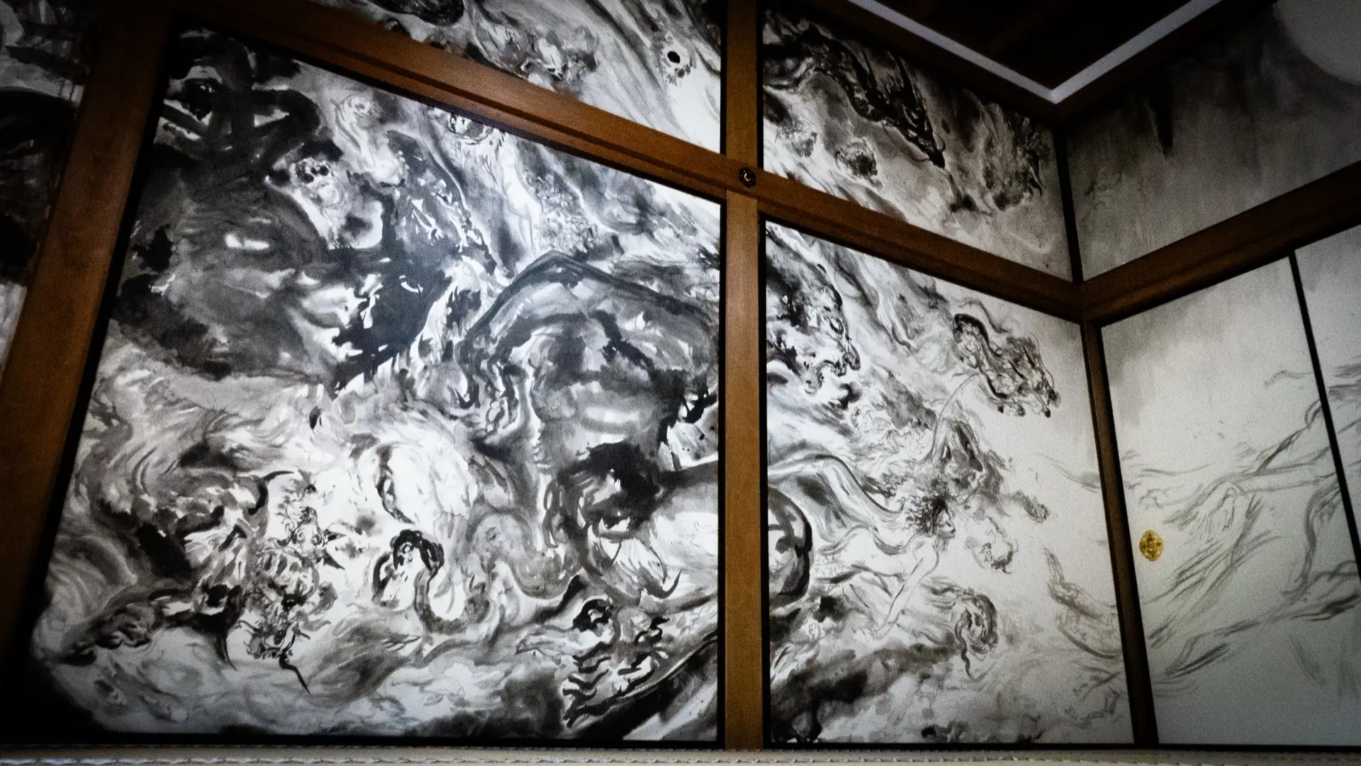 伏見稲荷大社×天野喜孝 千年の巨大襖絵プロジェクト全記録！神々の世界