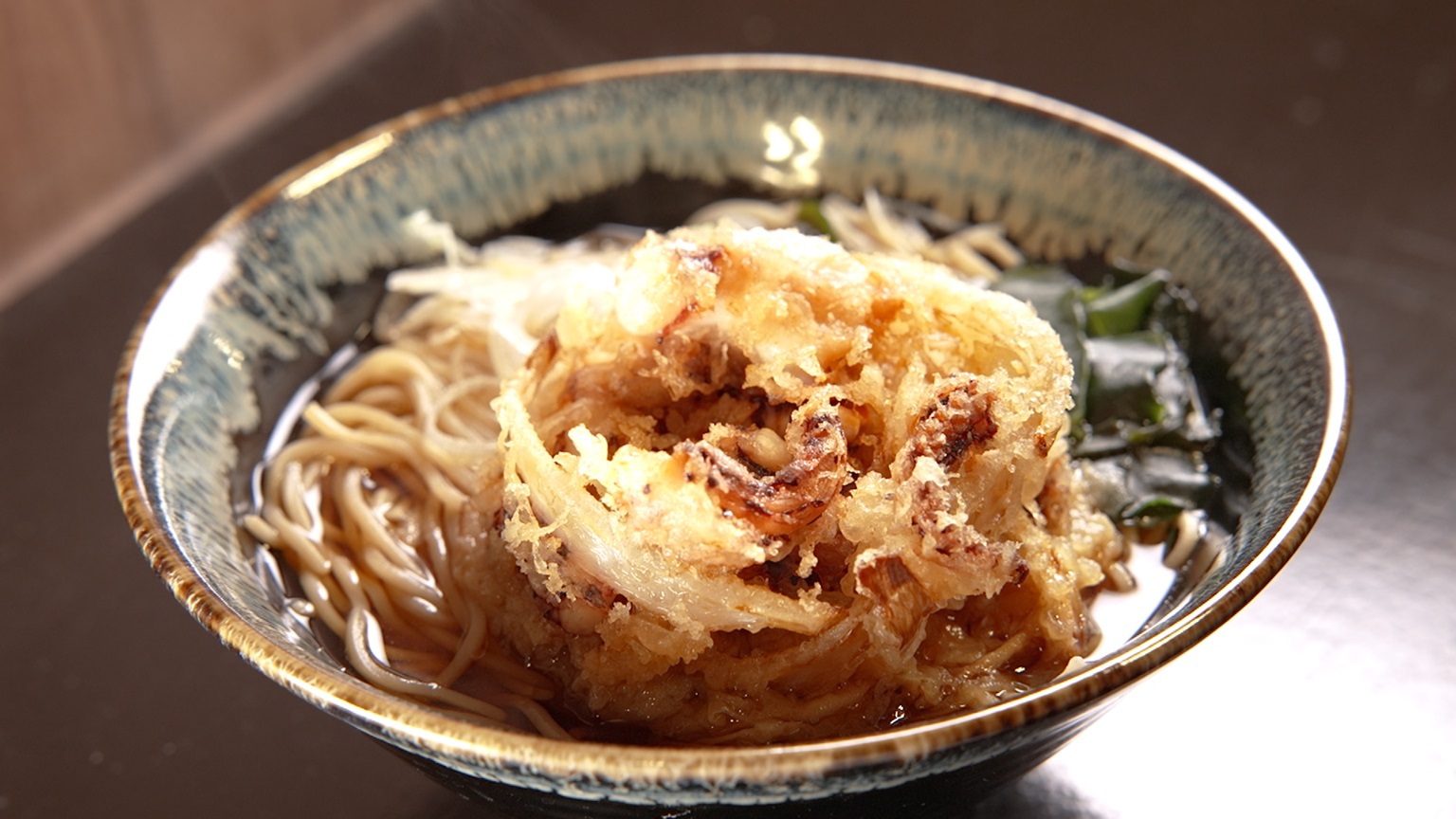 そばは天ぷらと食べたい！ドランク塚地も絶賛の天ぷらそば特集｜BS